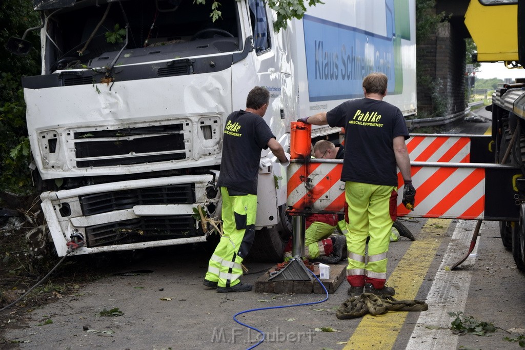 Schwerer VU A 3 Rich Oberhausen Hoehe AK Leverkusen P625.JPG - Miklos Laubert